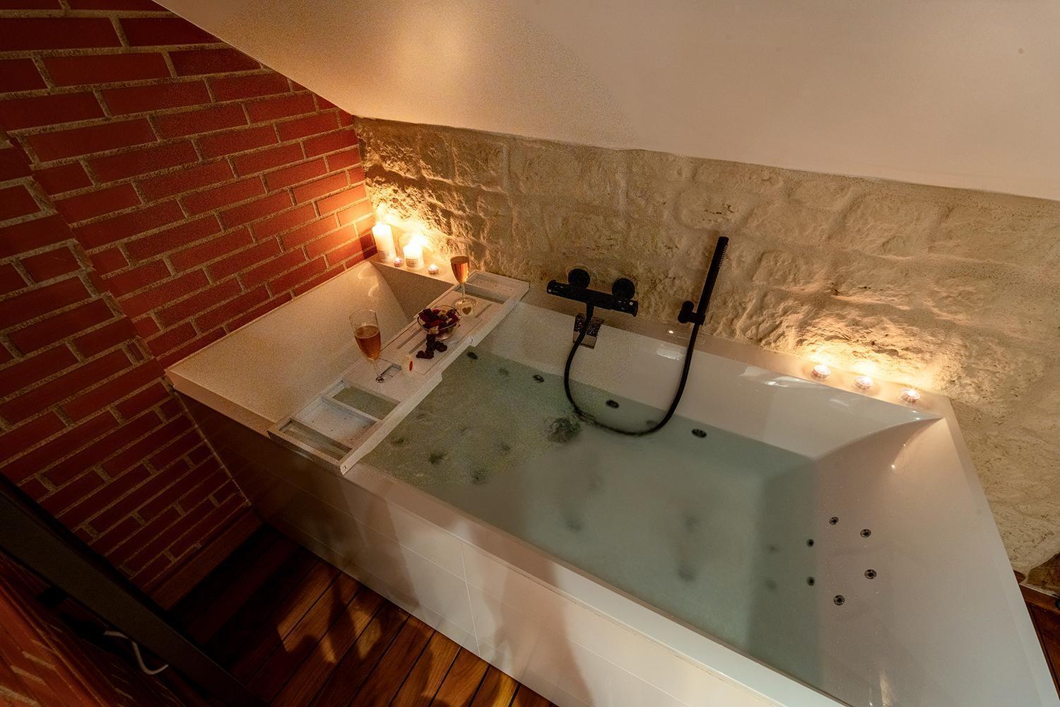 Evasion Chic, Spa Et Sauna Sous Les Toits Nancy Extérieur photo